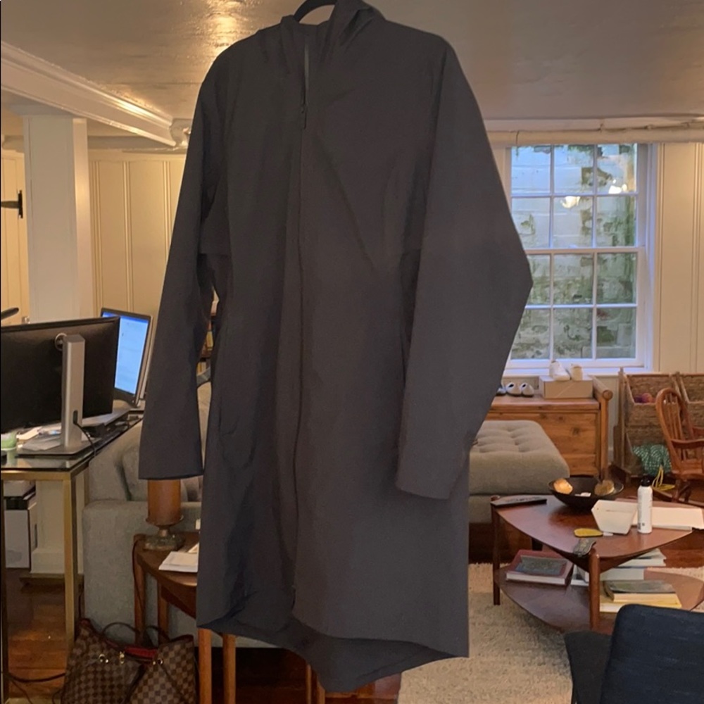 Lululemon Rain Rebel coat, size 14